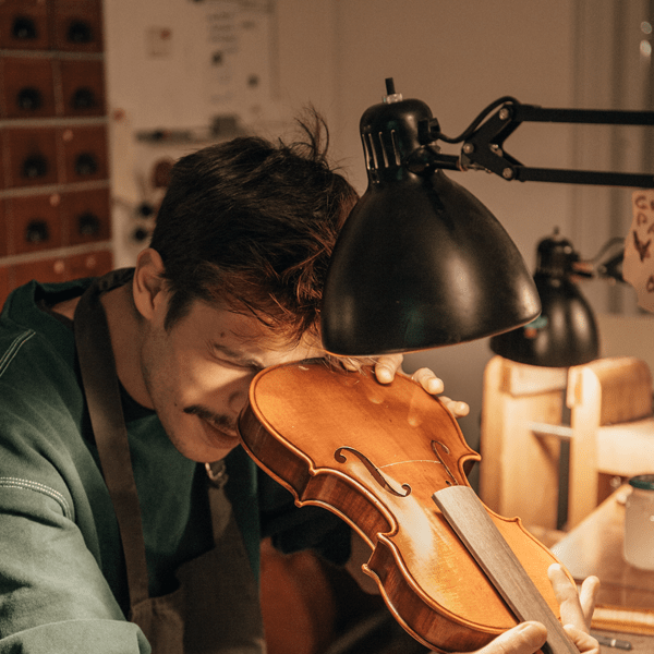 Artisanal and professional luthery workshop - Roca Luthiers